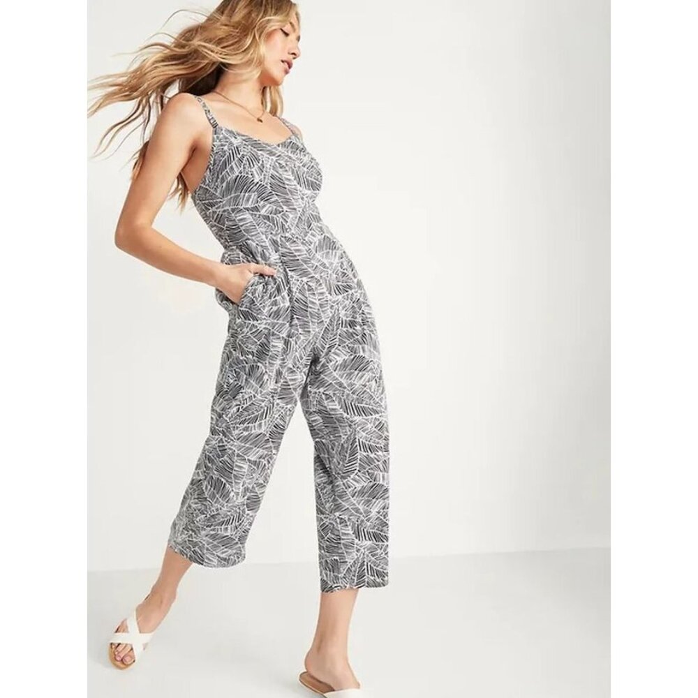 Old Navy Women's Printed Cami Jumpsuit Size L Black White Tropical Sleeveless